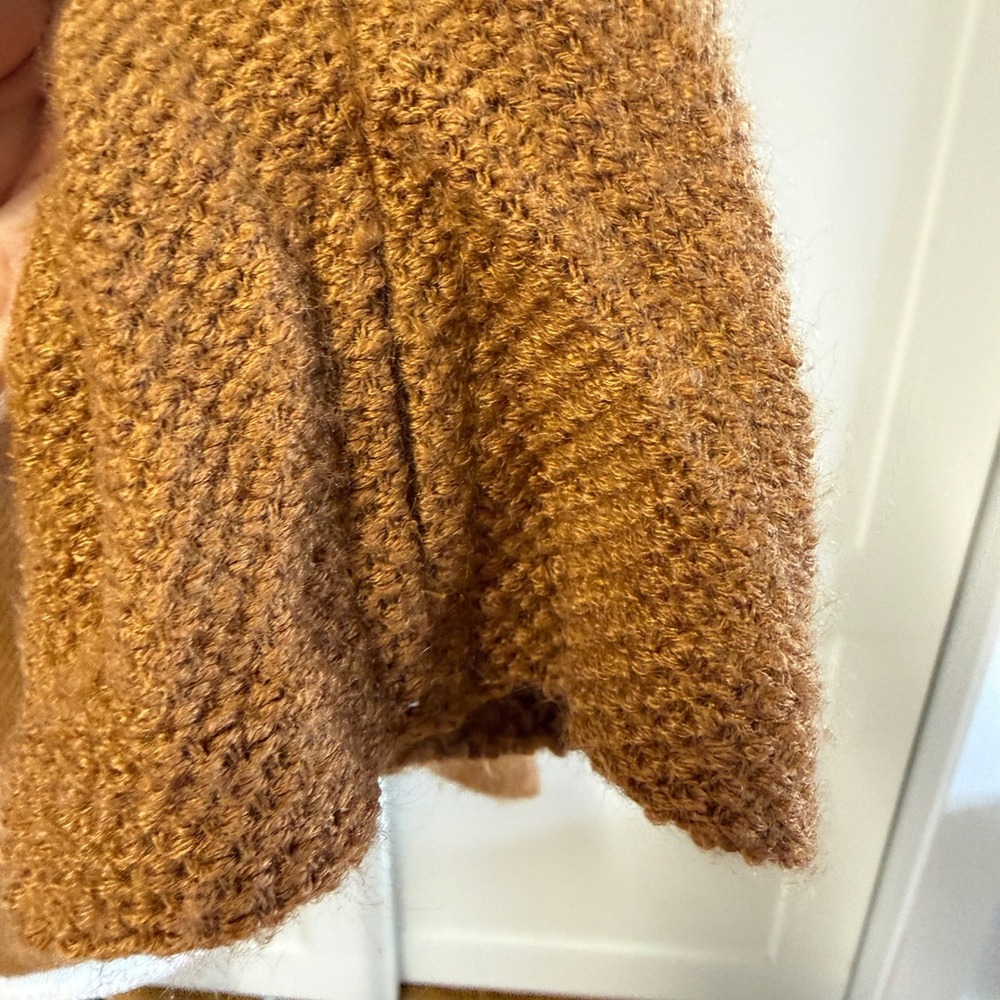 Nadjäa hooded knitted XL crop top by Yggdrazil in rust brown cowl neck wrap - Picture 7 of 7